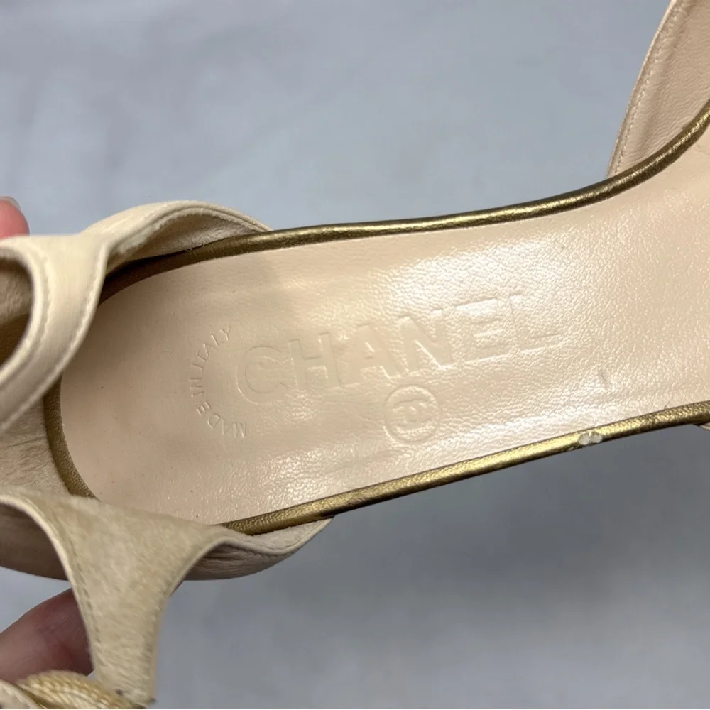 CHANEL CC Vintage 90s Y2K leather Cap Toe Mid Height Heels Pumps Gold Retro 38
